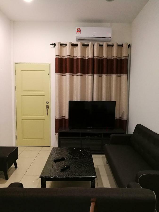 Address No 915, Lorong Uni 13, Taman Uni Central, Samarahan Expressway *