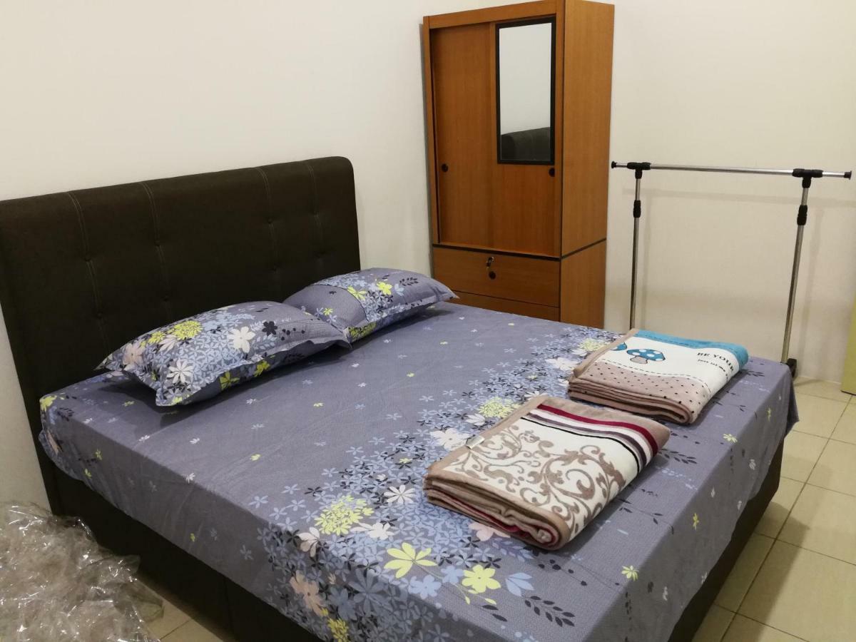 Holiday home Address No 915, Lorong Uni 13, Taman Uni Central, Samarahan Expressway Kuching