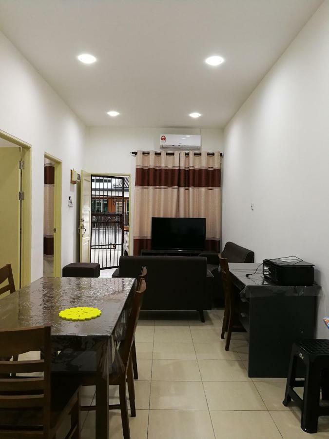 Address No 915, Lorong Uni 13, Taman Uni Central, Samarahan Expressway