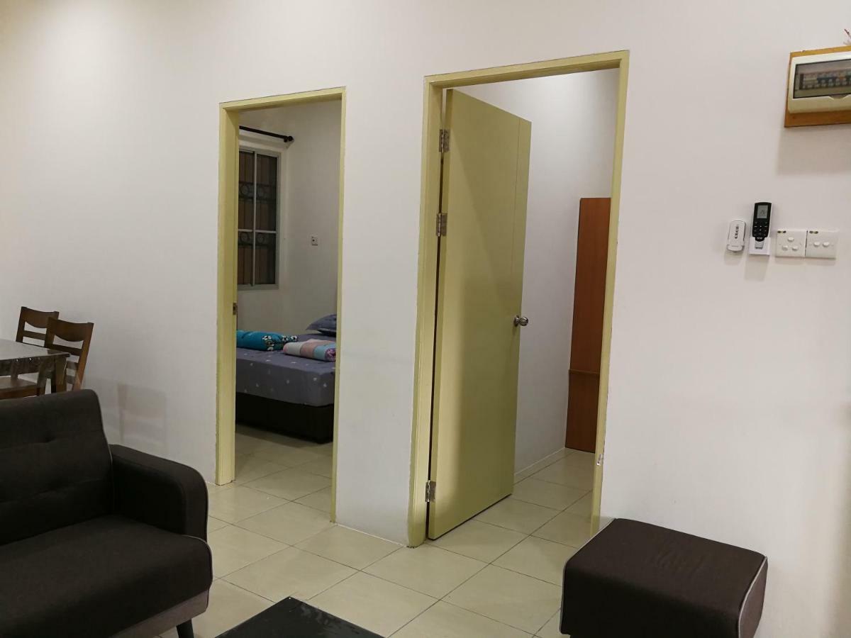 Address No 915, Lorong Uni 13, Taman Uni Central, Samarahan Expressway *