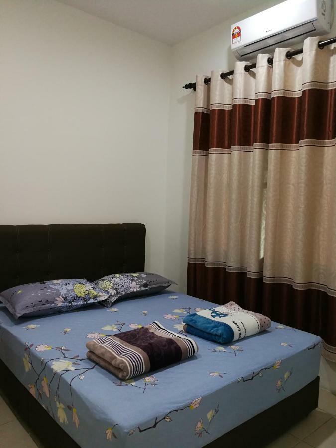 Holiday home Address No 915, Lorong Uni 13, Taman Uni Central, Samarahan Expressway Kuching